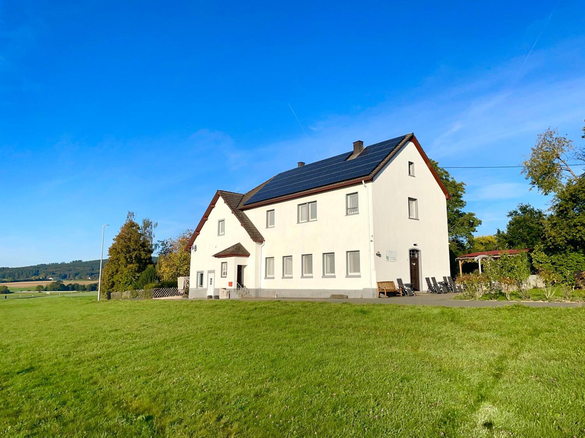 Ferienhaus Backesgarten Fuer 22 Personen Neichen Esterno foto