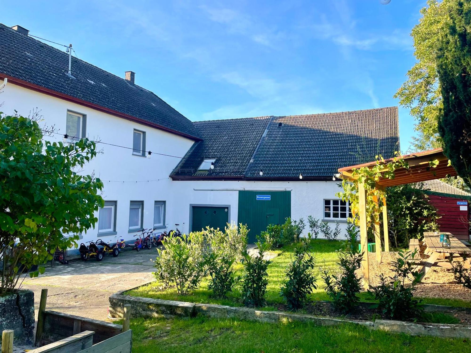 Ferienhaus Backesgarten Fuer 22 Personen Neichen Esterno foto
