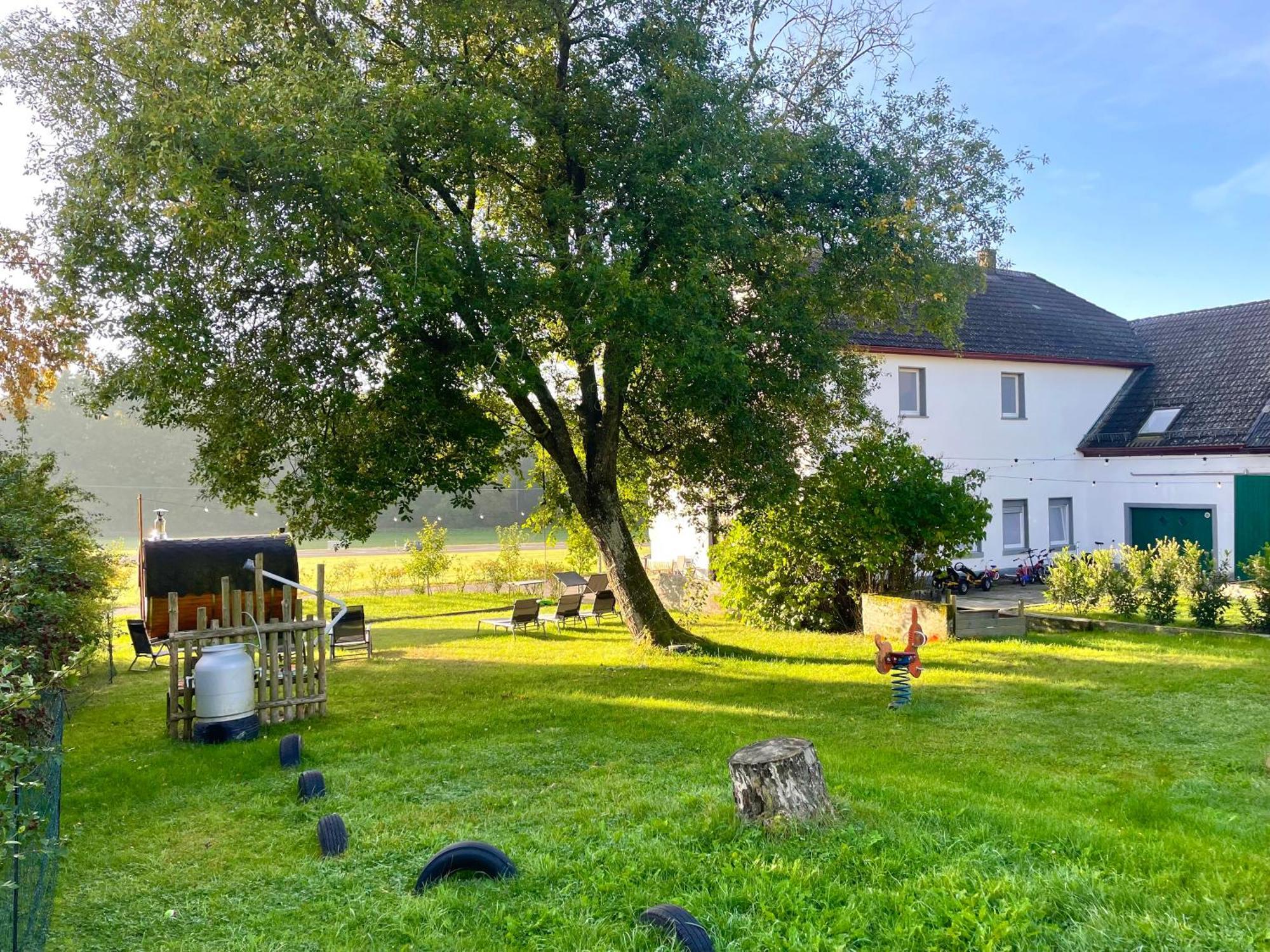 Ferienhaus Backesgarten Fuer 22 Personen Neichen Esterno foto